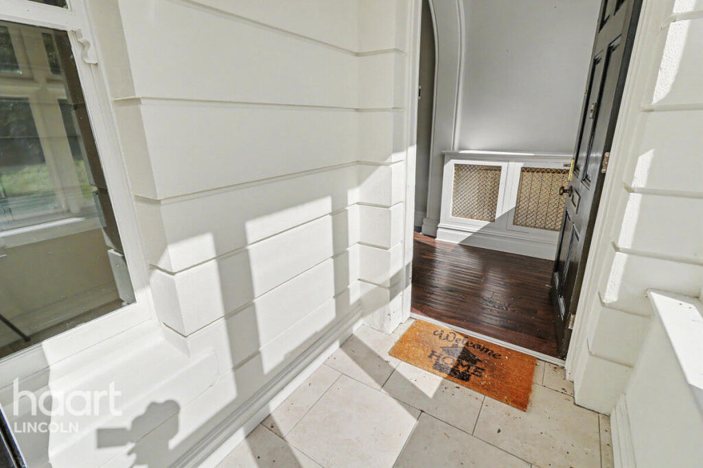 House in Lincoln, Ermine - View 4