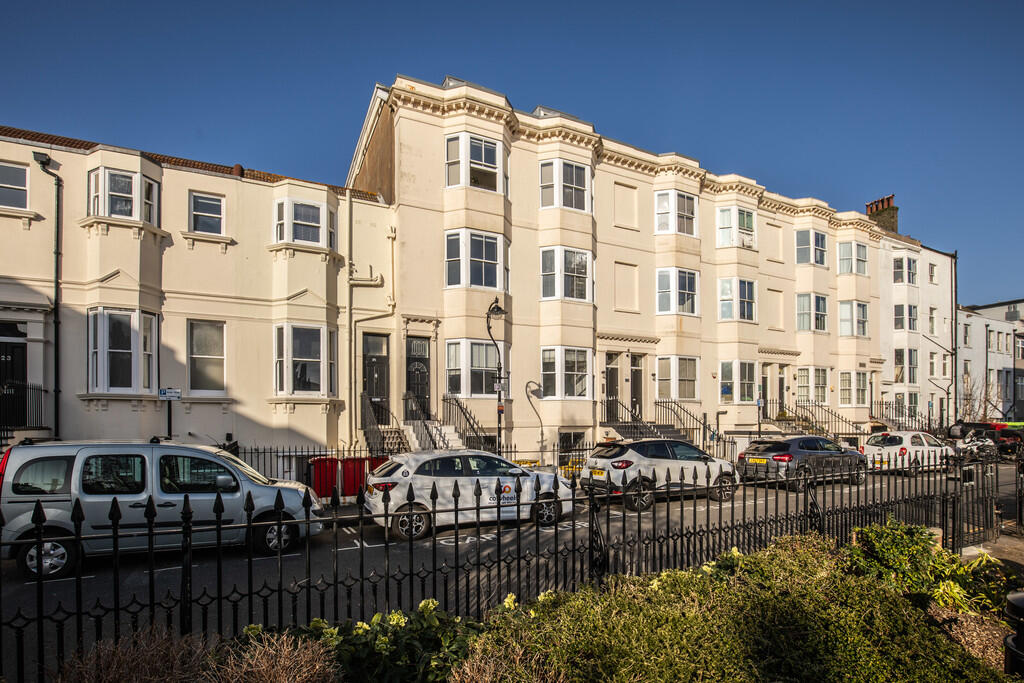 2-bed flat on Clarence Square, Brighton, BN1 1ED, £375,000