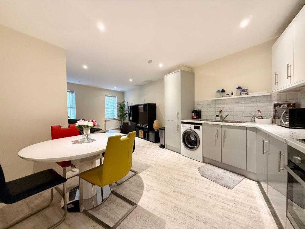 Catsbrook Road, Peddars Court, LU3 photo 2