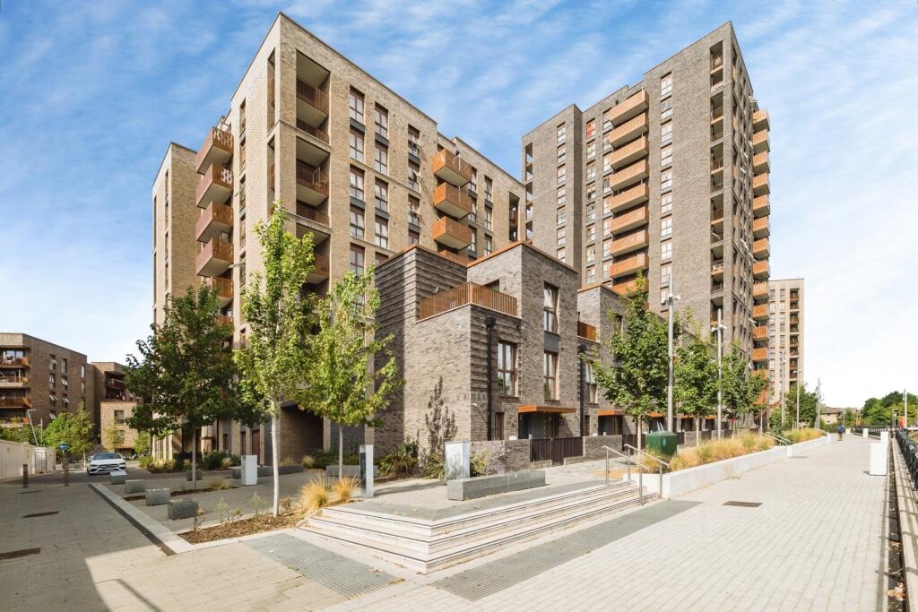 Main image of property: Fresh Wharf Road, Barking, Essex, IG11