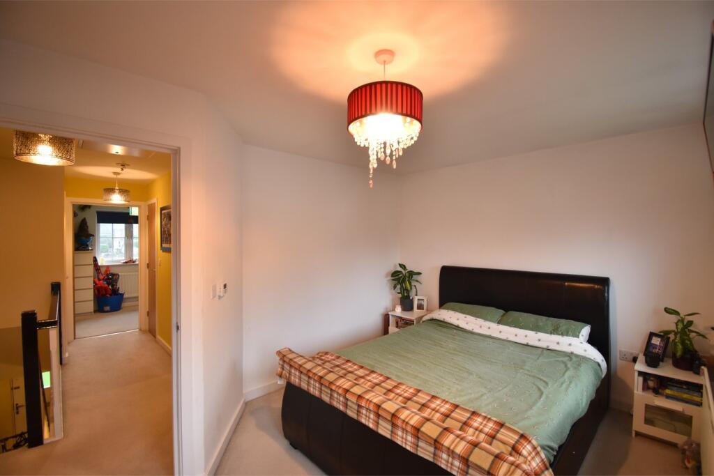 House in Maidstone, Harrietsham - More