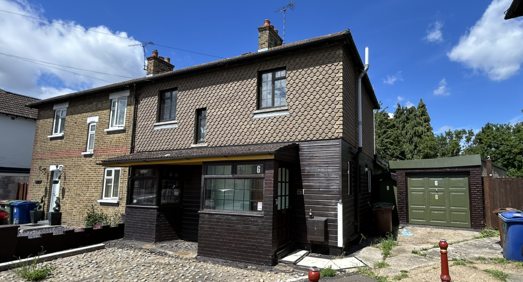 Main image of property: 6, Lisle Place, Grays, Essex RM17 5AP