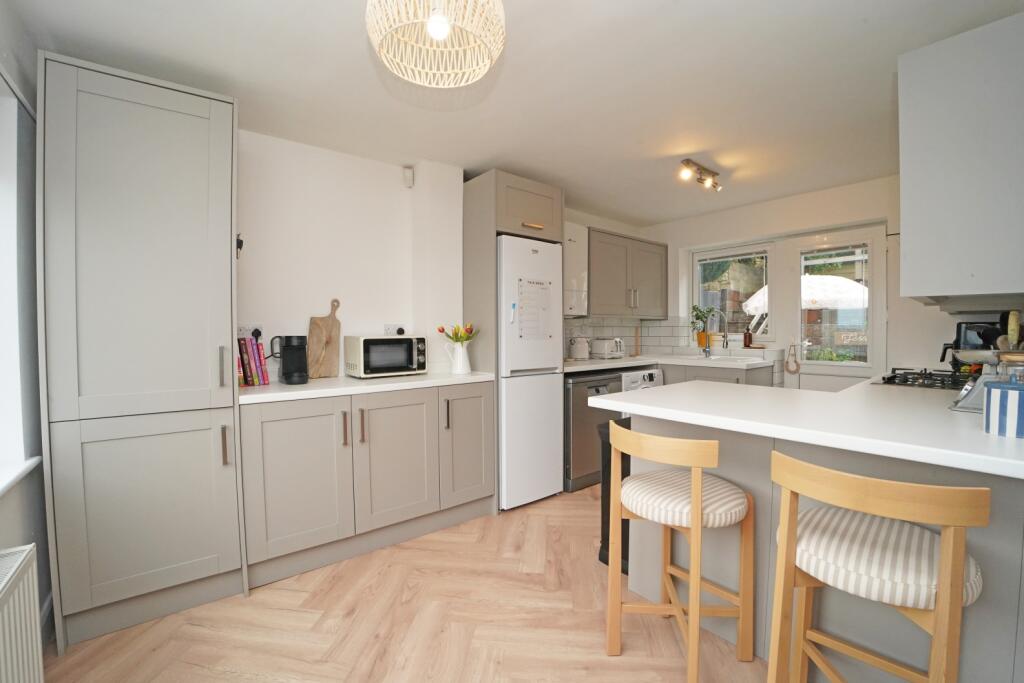 Windrush, Highworth, SN6 7EF photo 3