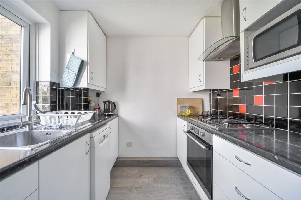 Apartment in London - More