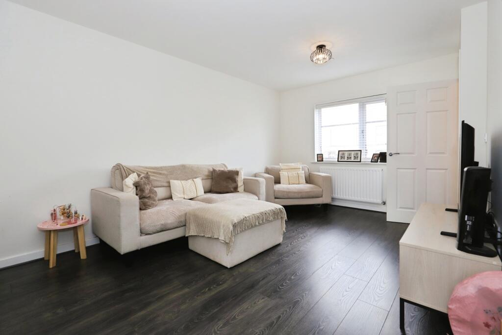 House in Wolverhampton, West Midlands - More