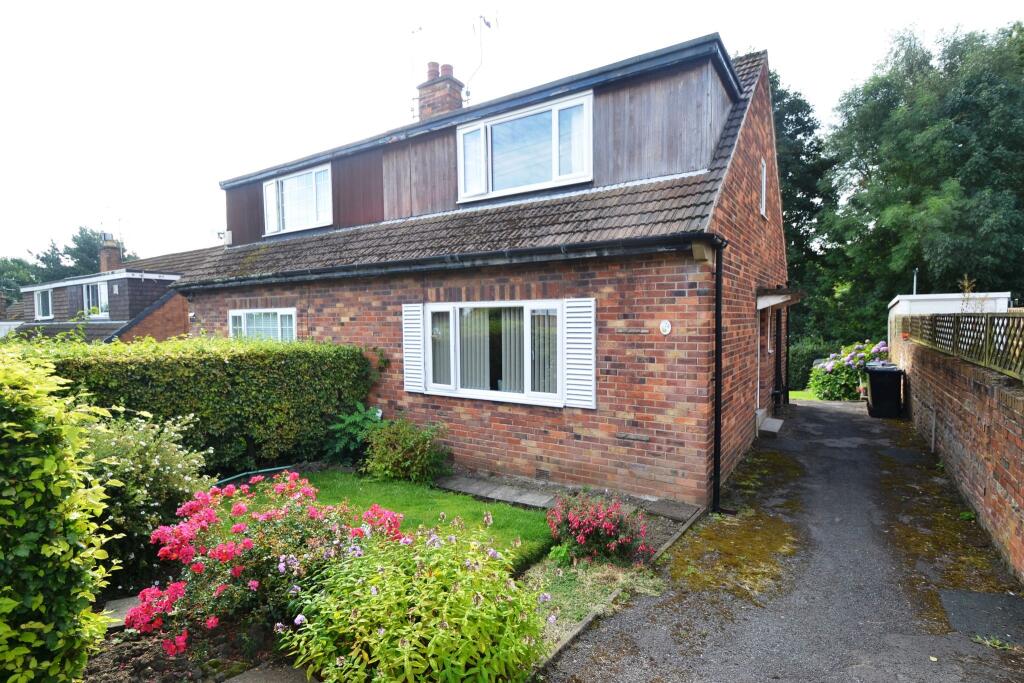 House in Bradford, Fourlands, Idle - View 2