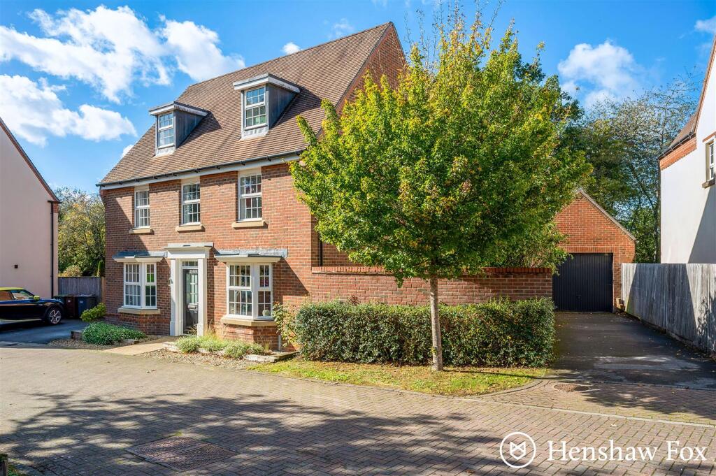 5-bed detached on Magnolia Walk, Romsey, Hampshire, £795,000