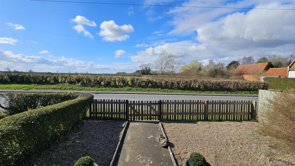 Main Street, Normanton, Bottesford photo 3