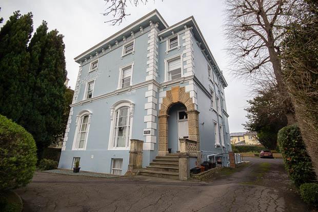 Main image of property: 10 Malvern Hill House, East Approach Drive, Cheltenham, GL52 3JE