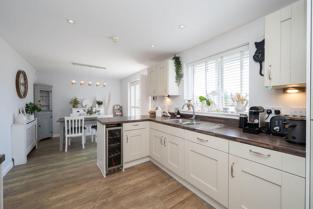 Rhodes Way, Billingshurst photo 4