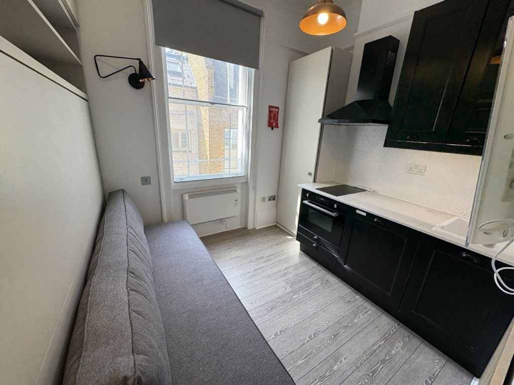 Main image of property: Studio Flat 11, 193 Gloucester Place, Baker Street NW1 6BU