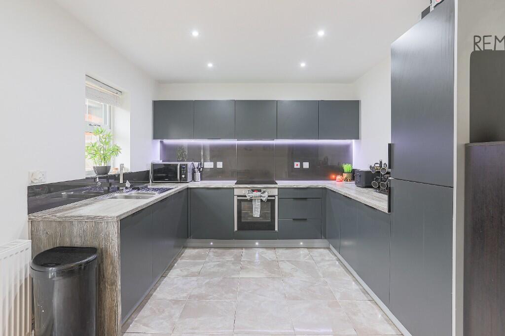 Haydock Avenue, Castleford, West Yorkshire, WF10 photo 2