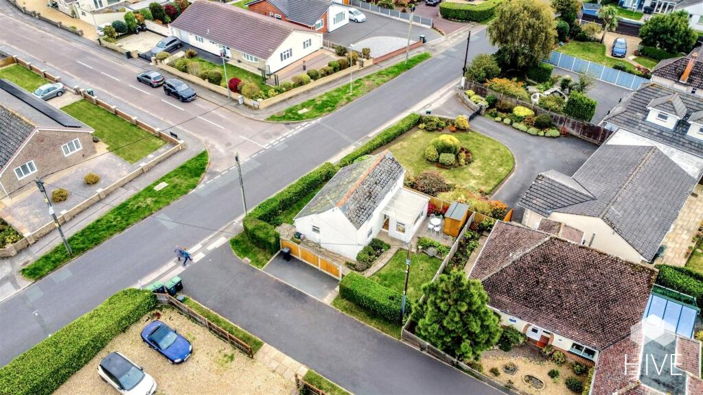 House in Ameysford, Tricketts Cross, Ferndown Town - View 2