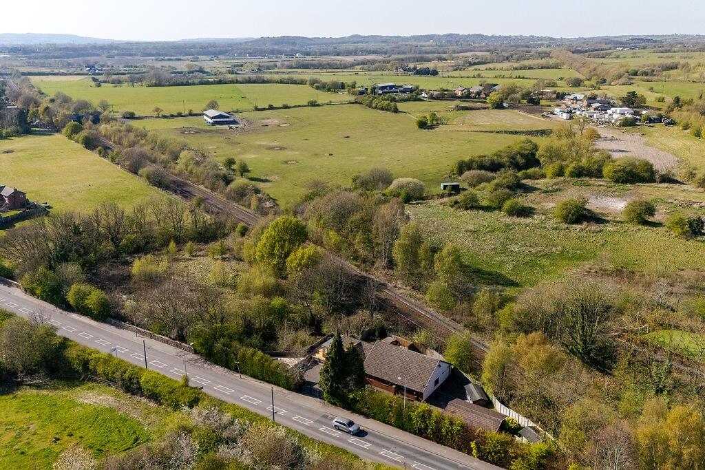 House in Bolton, Dobb Brow, Westhoughton - View 5