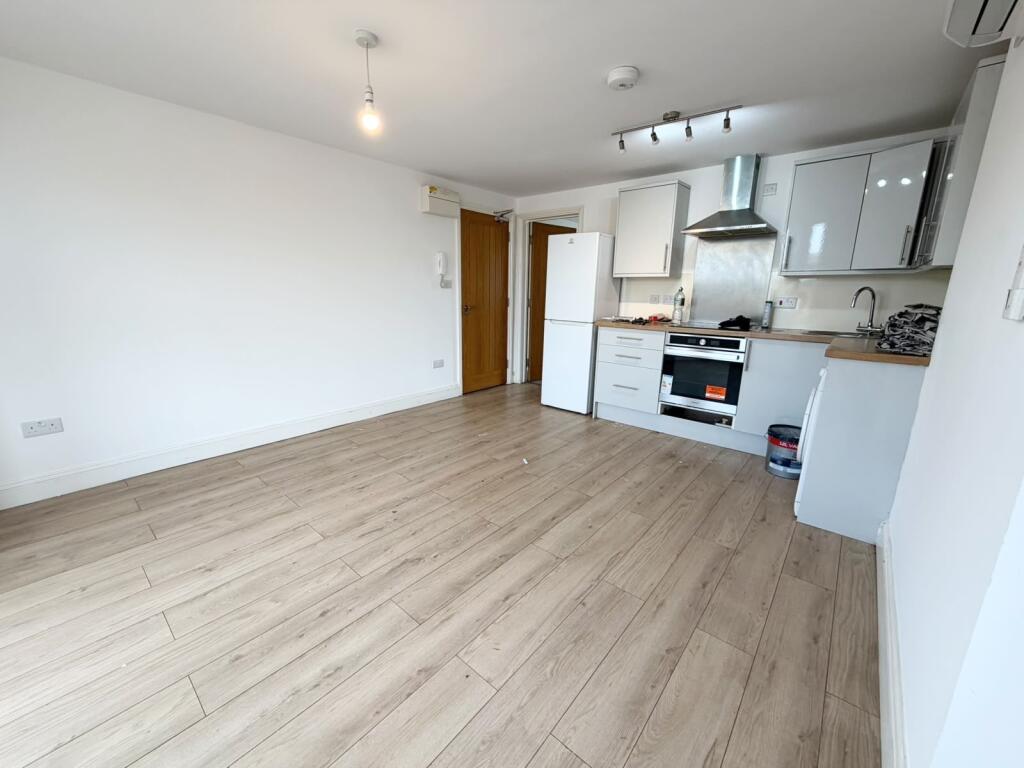 Apartment in Peterborough, Woodston - View 4