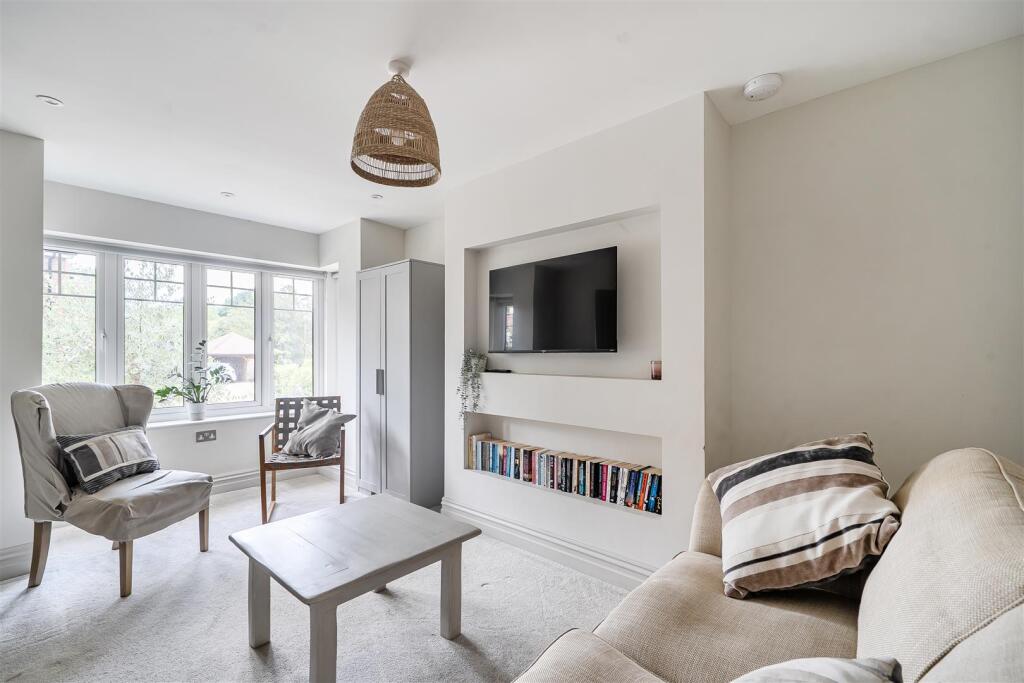 House in Kingston upon Thames - View 4