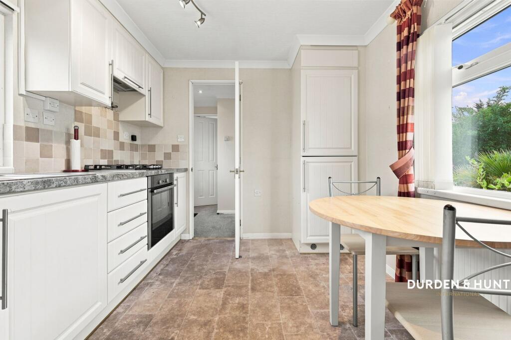 House in Southend-on-Sea - View 4