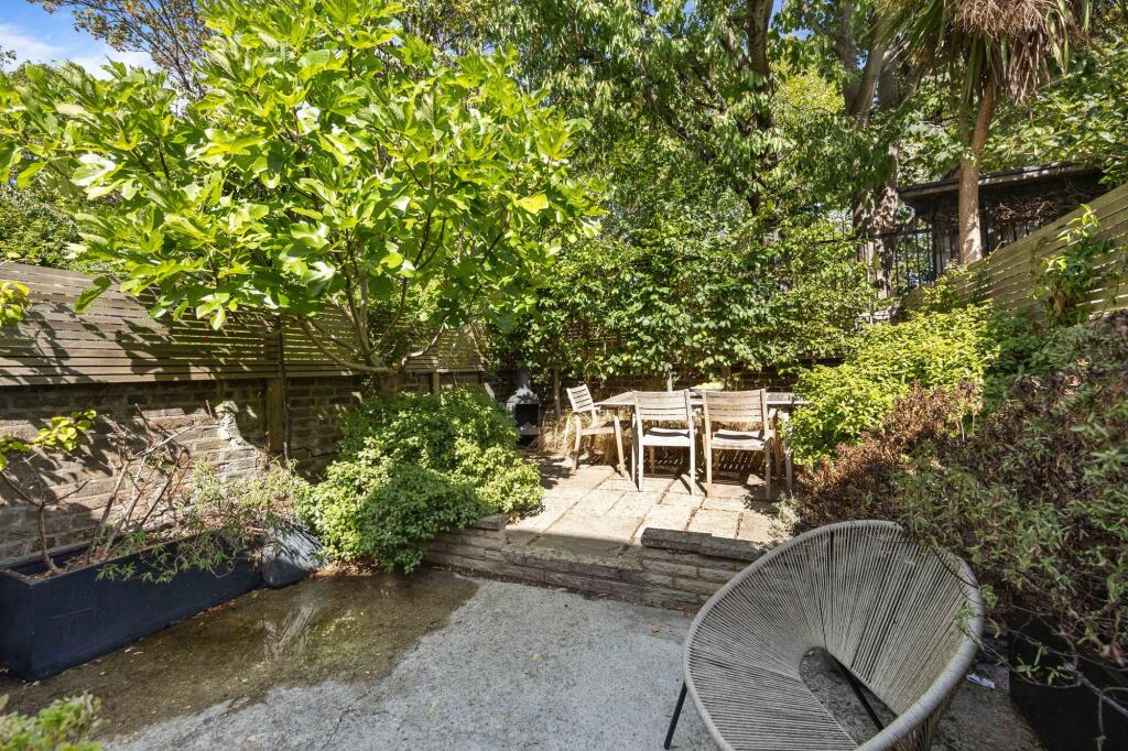 House in London - View 3
