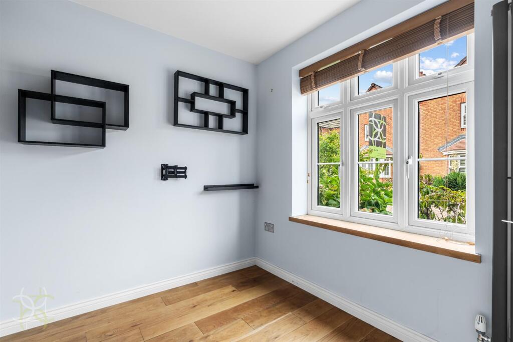 House in Worcester - View 5