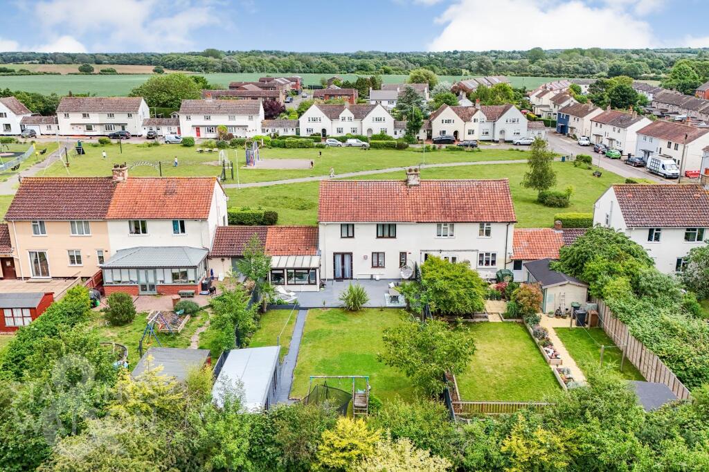 Main image of property: Oak Crescent, Eye