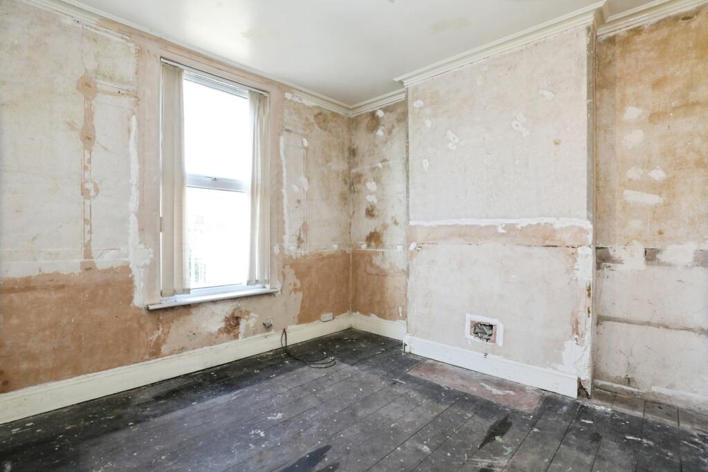 House in Stoke-on-Trent - View 4