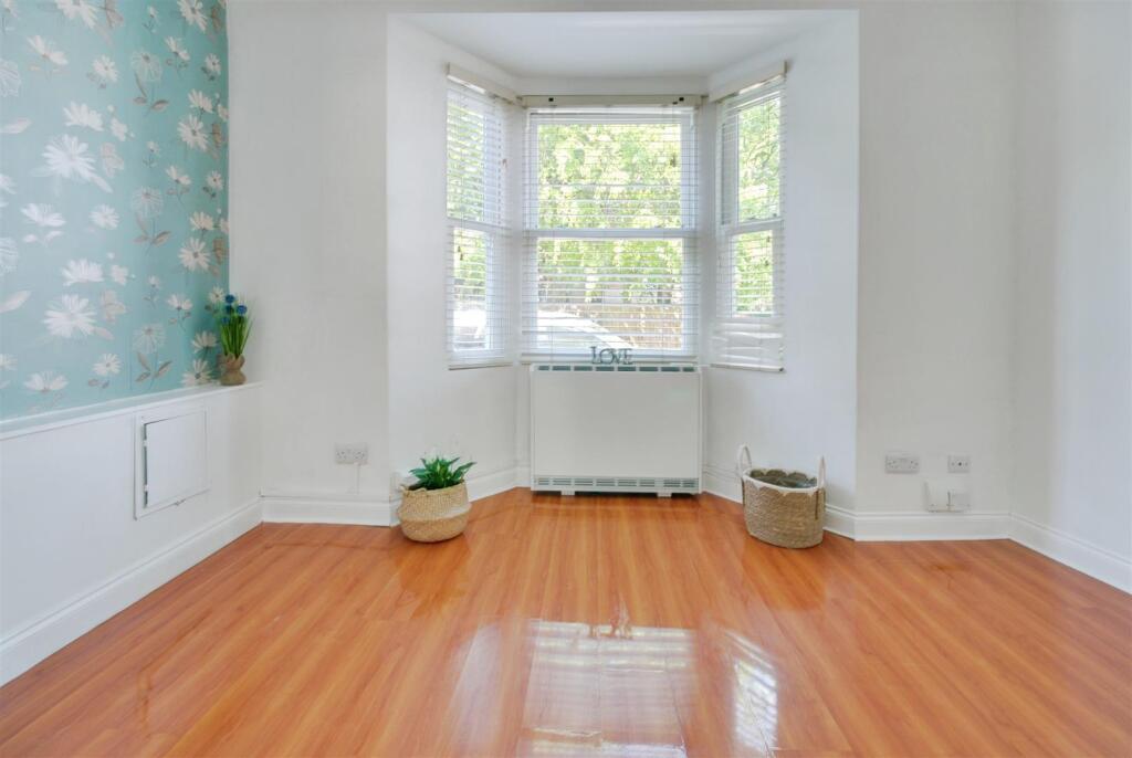 GLADSTONE ROAD, Watford photo 3