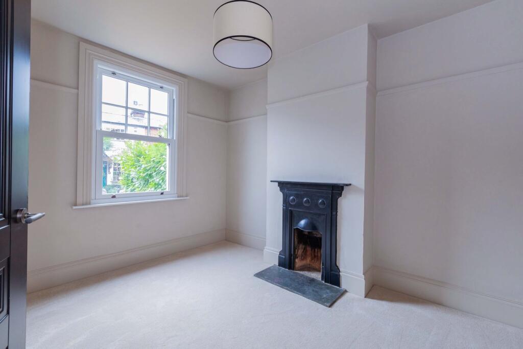 House in Maidenhead, North Town - View 3