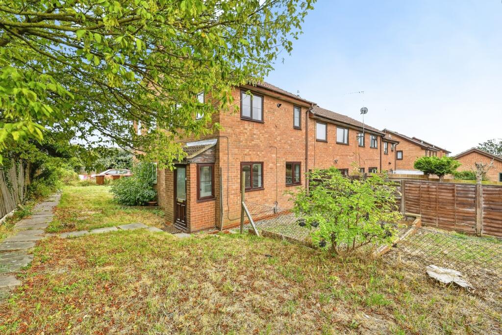 Main image of property: Hedge End, Northampton, Northamptonshire, NN4