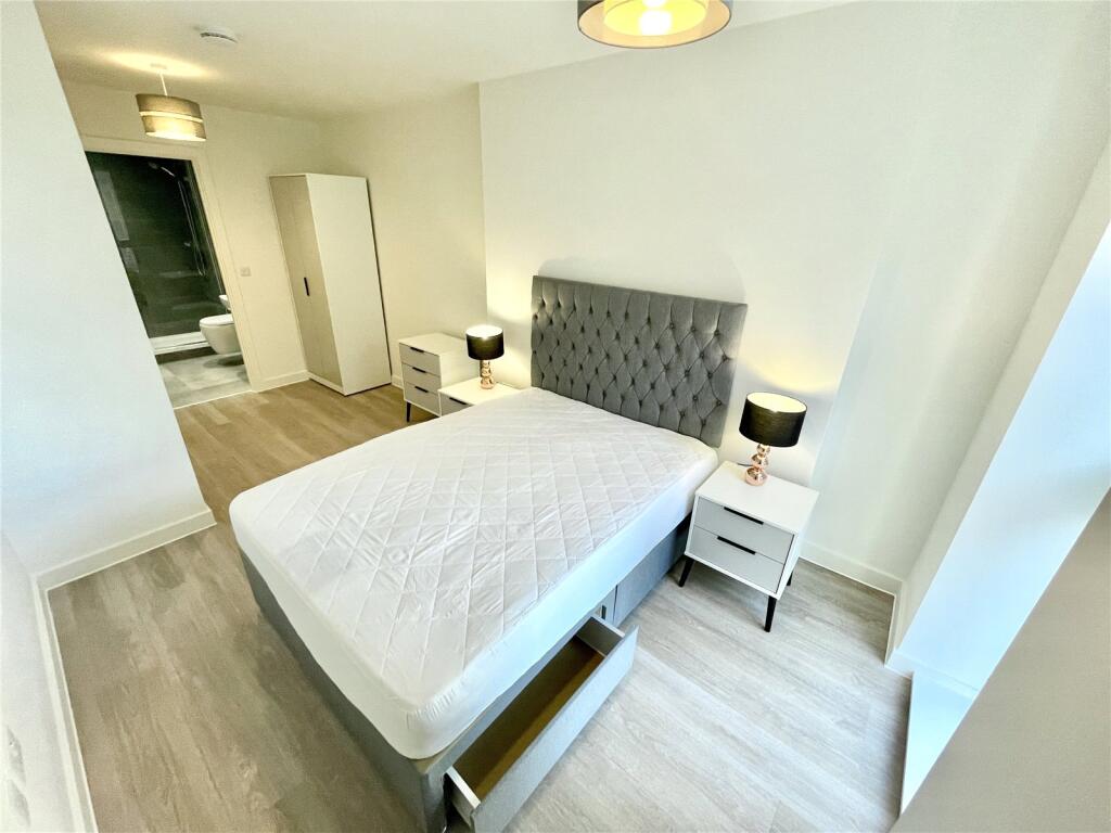 Apartment in Manchester - More