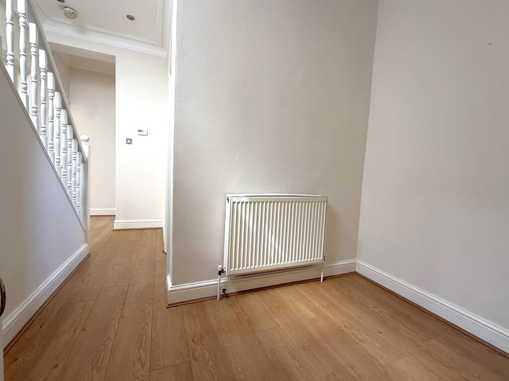 Apartment in London, Chingford - View 2