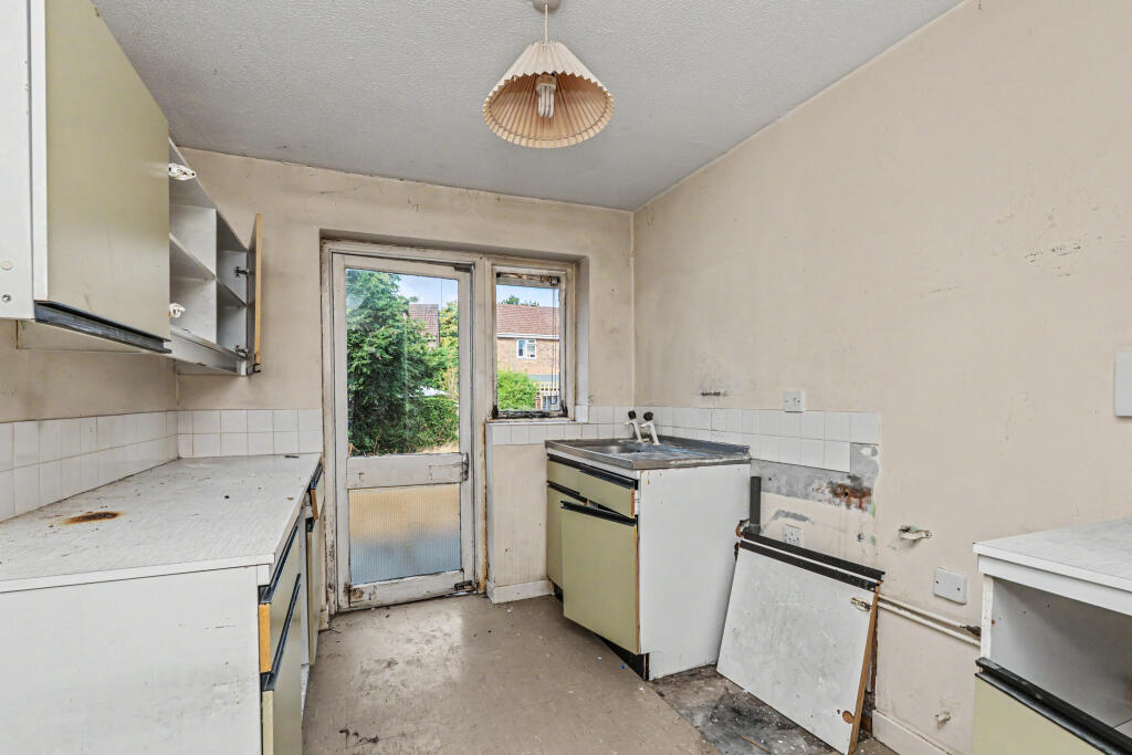 House in Sandhurst - More