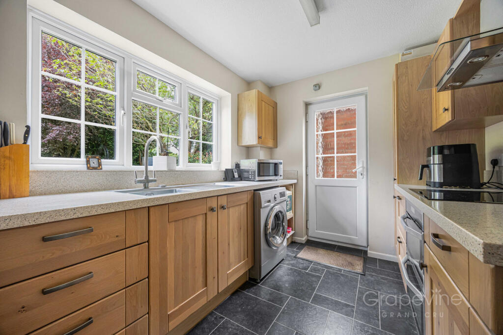 Heron Drive, Twyford, RG10 - More