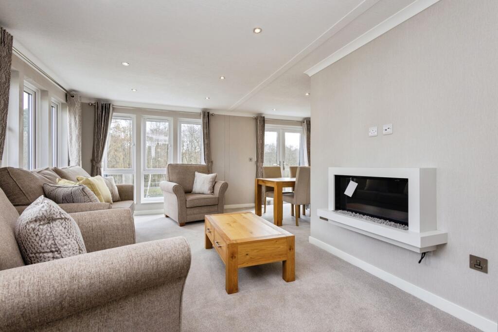 Warren Park, Portsmouth Road, Thursley, Godalming, GU8 photo 2