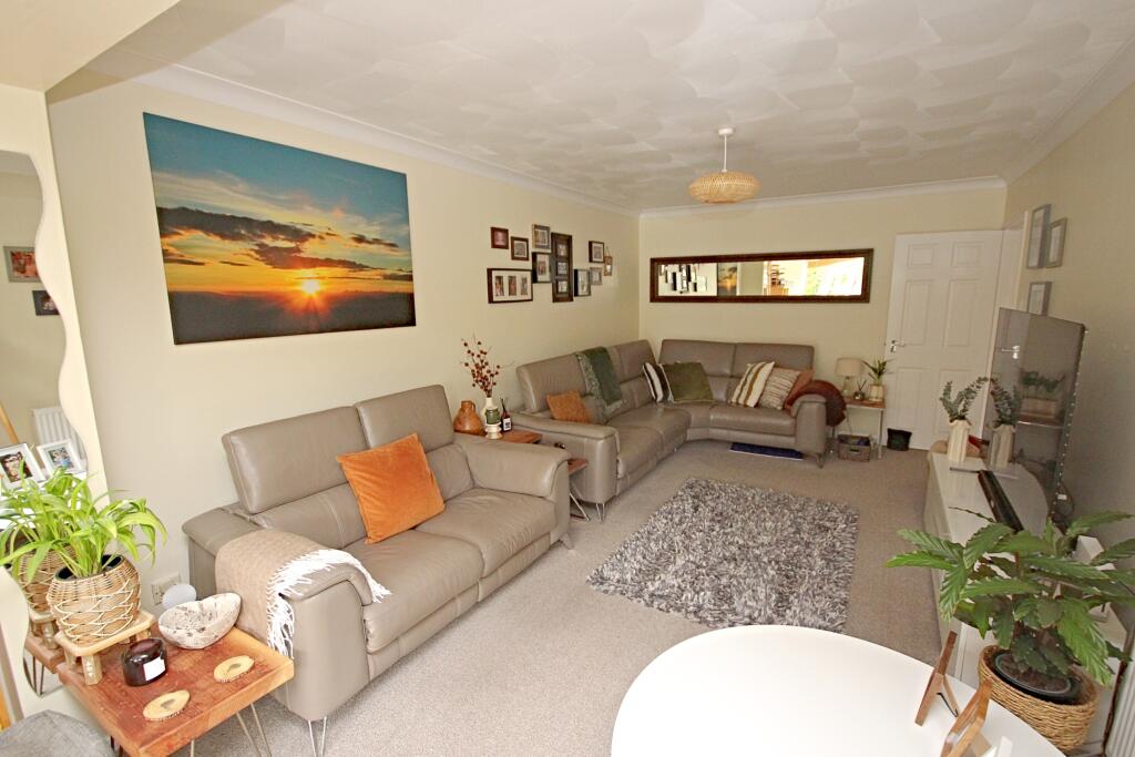 House in Maidstone, Allington - More