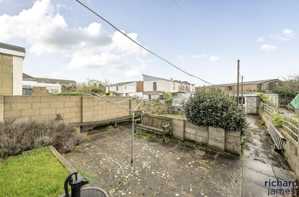 Newburn Crescent, Kingshill, Swindon, SN1 photo 5