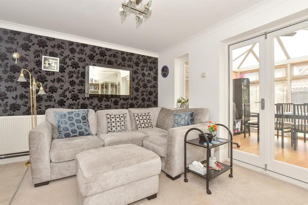 2-bed other on Boyd Court, Wickford, Essex, £325,000
