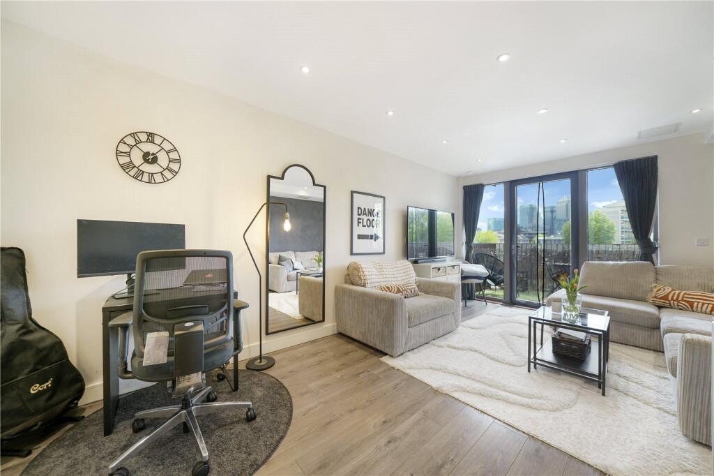 Main image of property: St. Pauls Way, London, E3