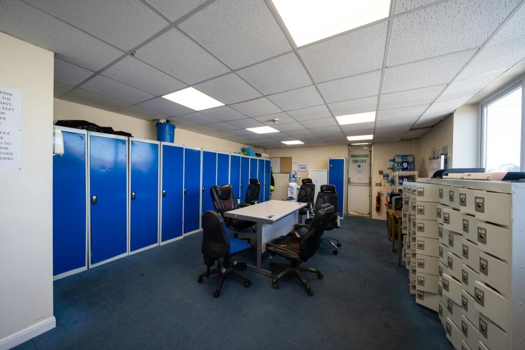 unit 8 Standard Industrial Estate 48.jpg