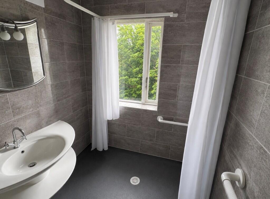Landseer Avenue, FY2 photo 3