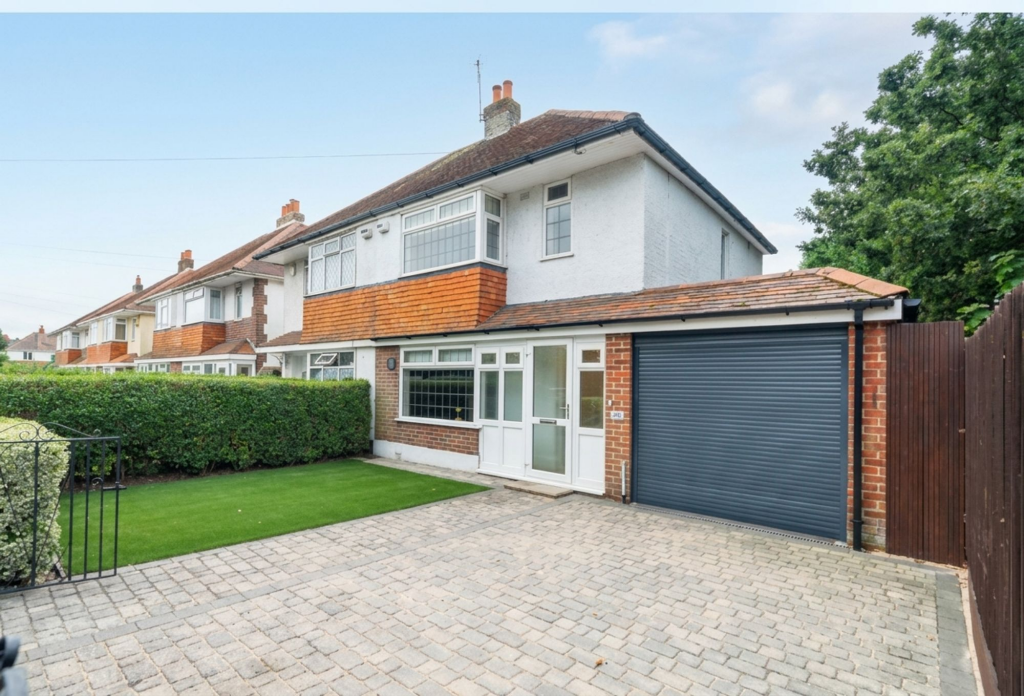 Main image of property: Clarendon Road, Christchurch, BH23