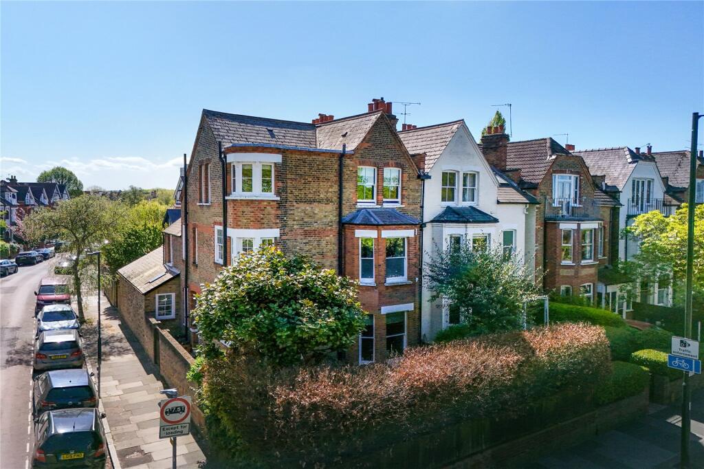 Main image of property: Kew Road, Richmond, TW9