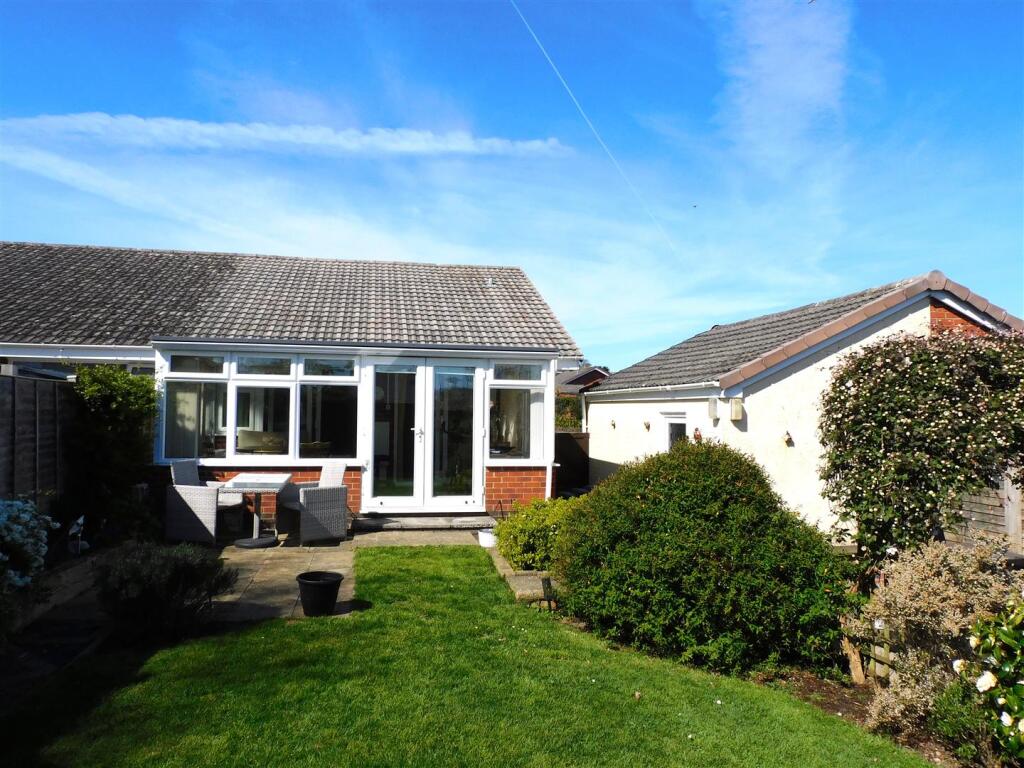 Axeview Road, Seaton photo 2