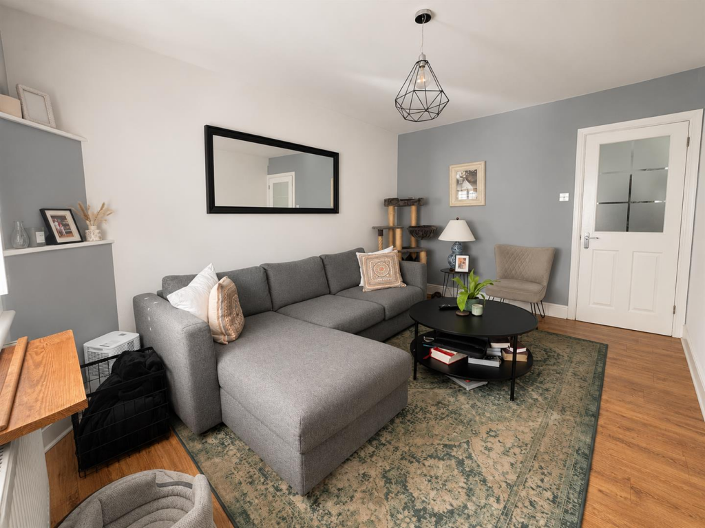 Apartment in Brentwood, Warley - View 5