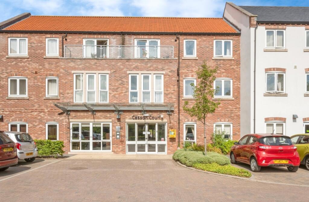 2-bed flat on Church Street, Thorne, Doncaster, £94,950