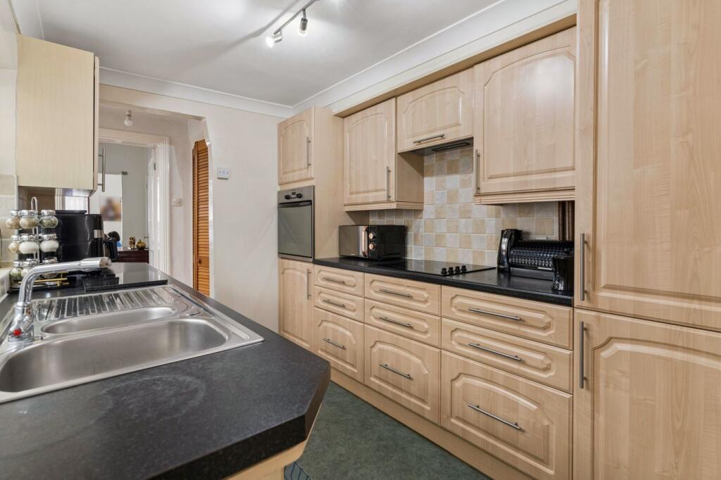 Avenue Road, St Neots, PE19 photo 3