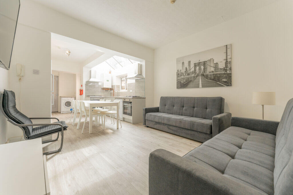 House in Birmingham, Bournbrook - View 3