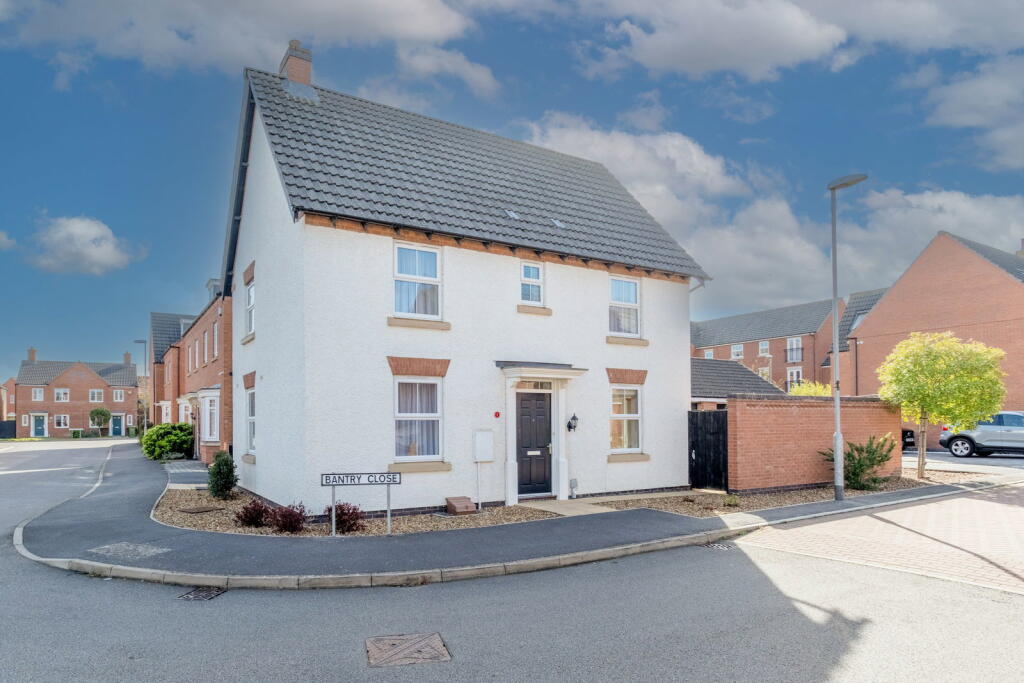 3-bed detached on Bantry Close, Market Harborough, LE16 9HJ, £375,000