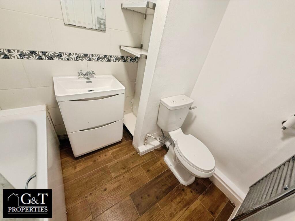 Apartment in South Staffordshire, Great Wyrley - View 5
