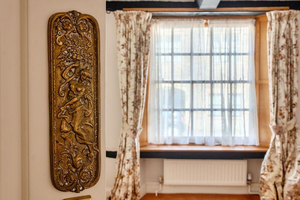 Bath Road, Beckington, Frome, BA11 - More