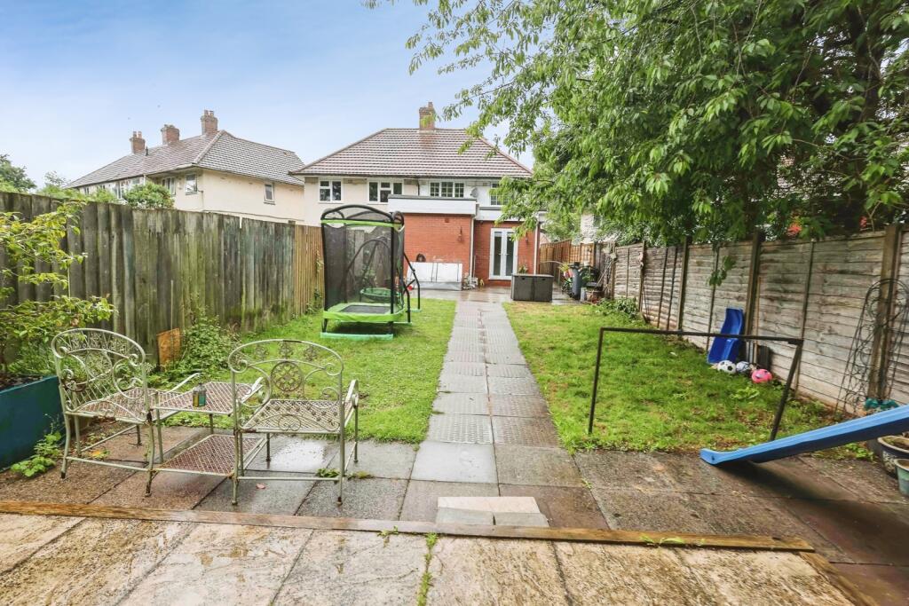 House in Birmingham, Shenley Fields - More
